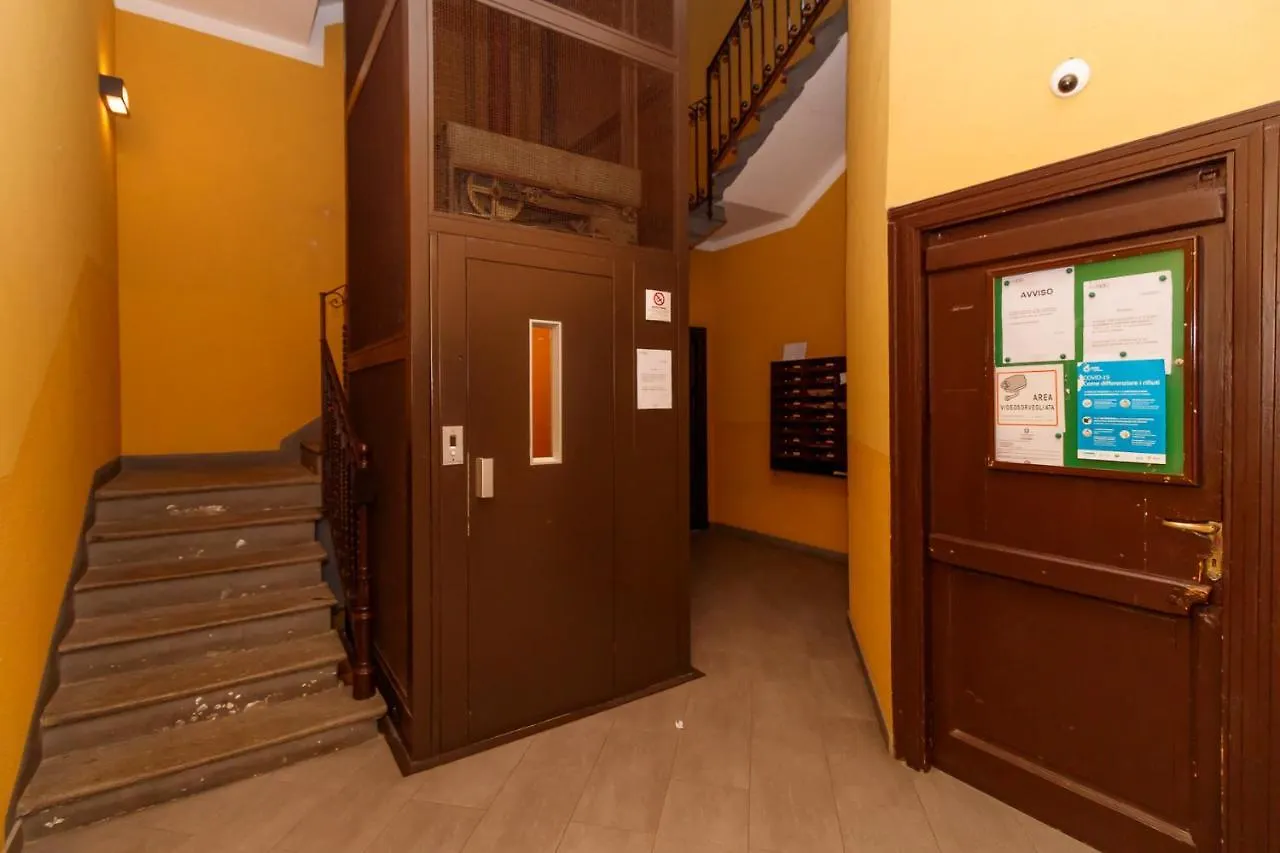 Porta Romana Apartment - Giulio Romano 15 Milan 0*,  Italy